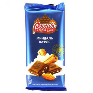 Шоколад Россия щедрая душа Молочный с миндалем и вафлей 90г